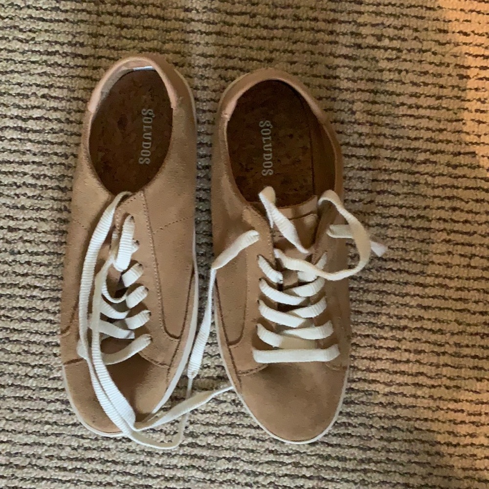Leather light brown soludos shoes